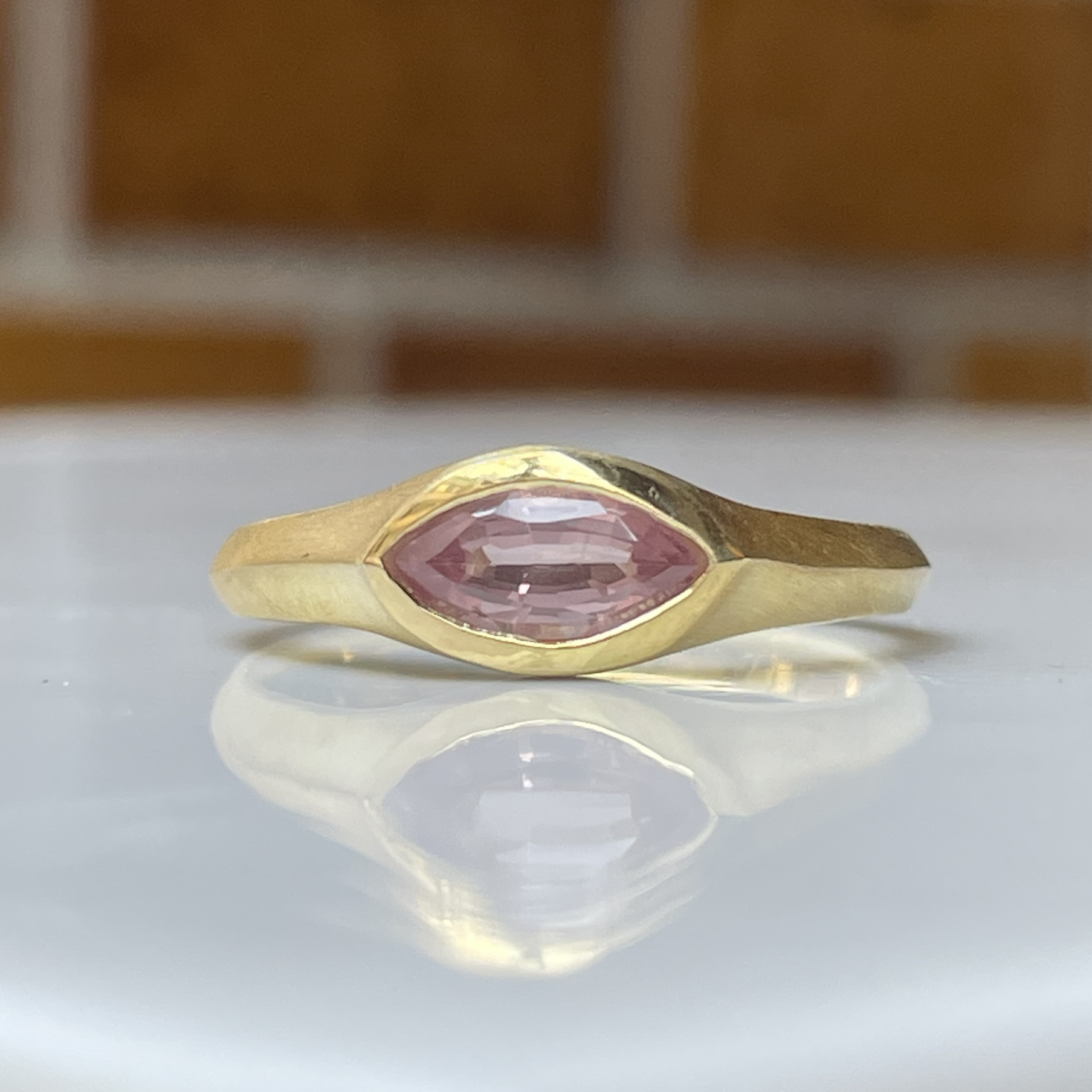 ピンク　スピネル　マーキスカット　0.57ct　変形印台　シルバーSV925リング