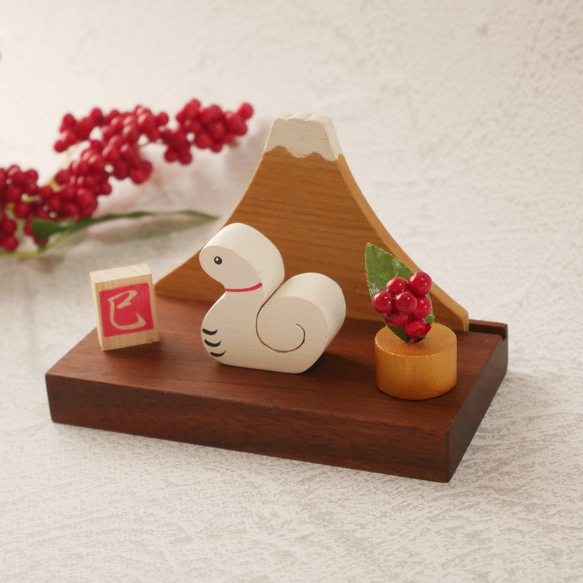 【2025年ぷち干支】ぷちへび（巳）とぷち富士の干支飾り 1枚目の画像