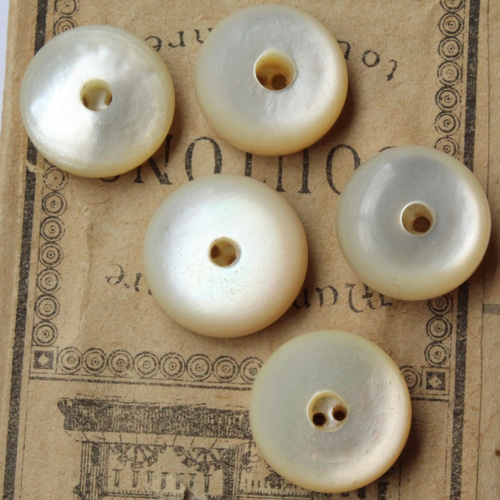 シェルボタン 5個 φ14 ~ 15mm 貝ボタン フランス輸入 ヴィンテージ