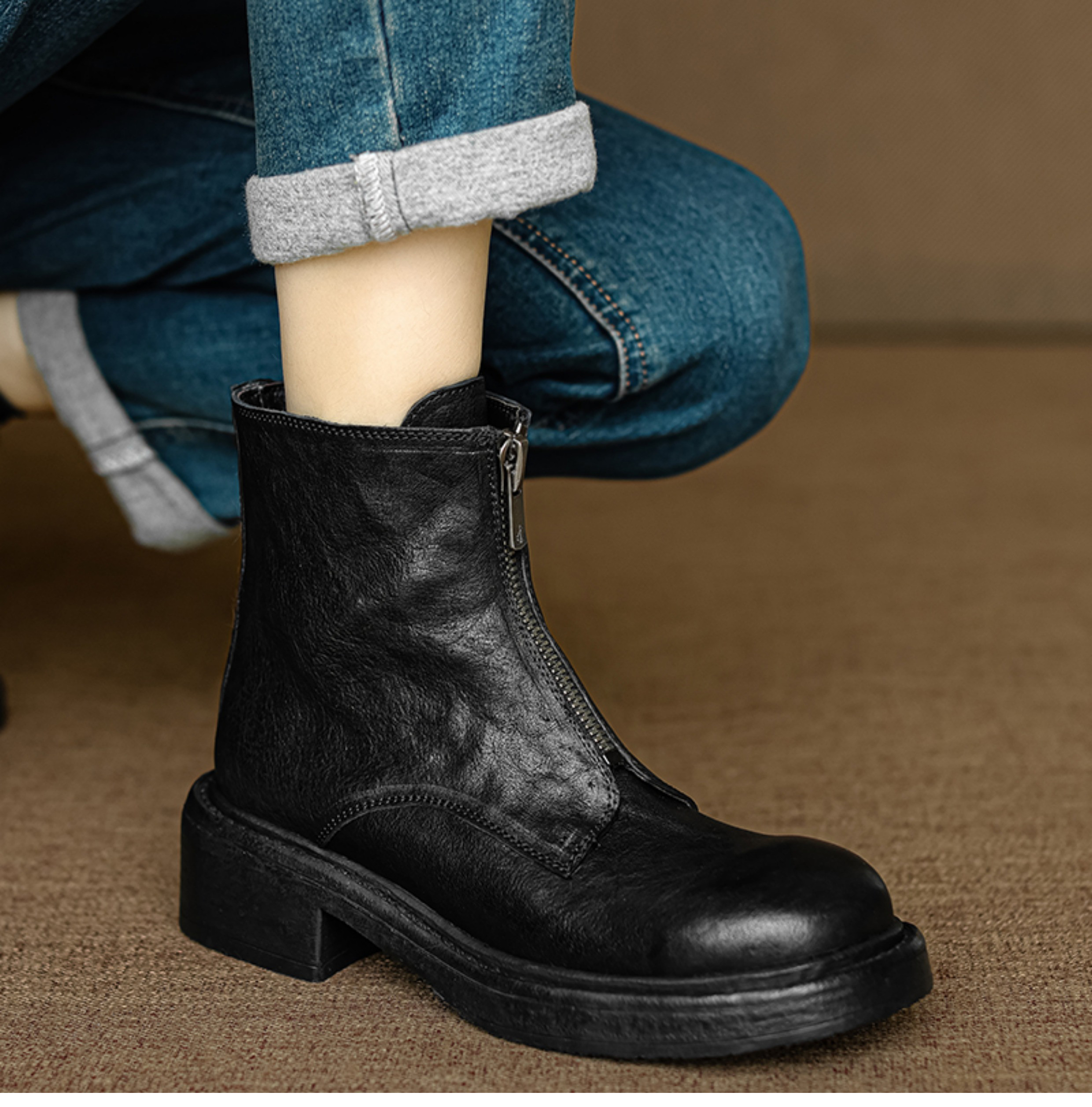 ショートブーツ 使いやすい、洗練されたシンプルデザインチャンキーヒール 履きやすい カジュアル 黒 春 秋 冬 美脚 靴