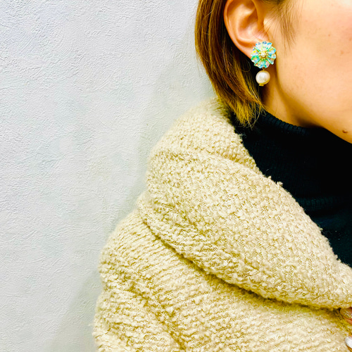 華- スパンコール ブルー／お花/パール/ ピアス/イヤリング ピアス  