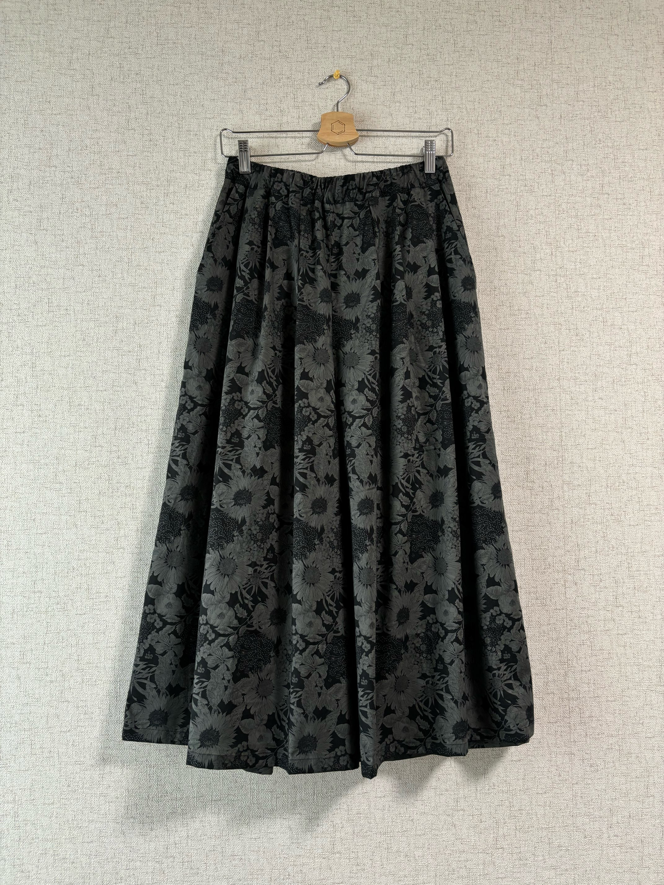 スウィムダンクレア　ワイドタックパンツ