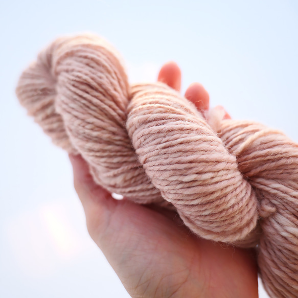 本物の桜色♡ 76g/118m｜手染め糸｜手紡ぎ糸 毛糸 mokumoku 通販