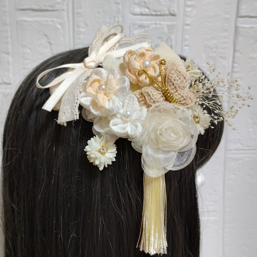 髪飾り　アイボリー×グレージュ　つまみ細工 髪飾り 髪飾りアイボリー 髪飾り白 成人式髪飾り 卒業式髪飾り