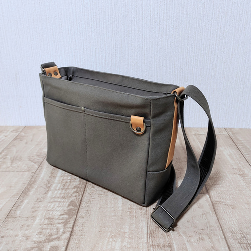 メッセンジャーショルダーバッグ（オールドカーキ） ショルダー