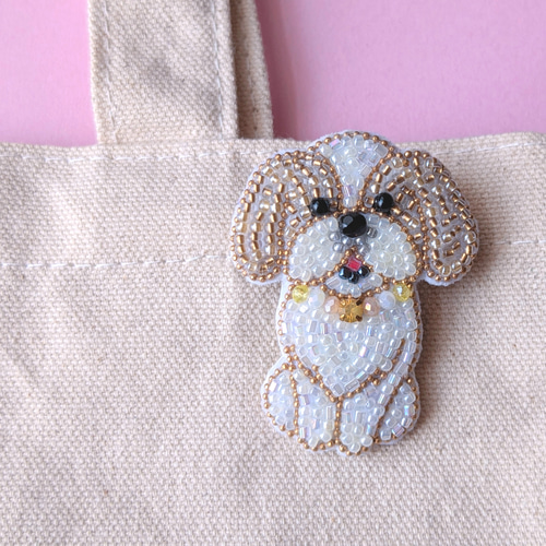シーズー(ゴールド&ホワイト) うちの子ブローチ ビーズ刺繍 ブローチ 
