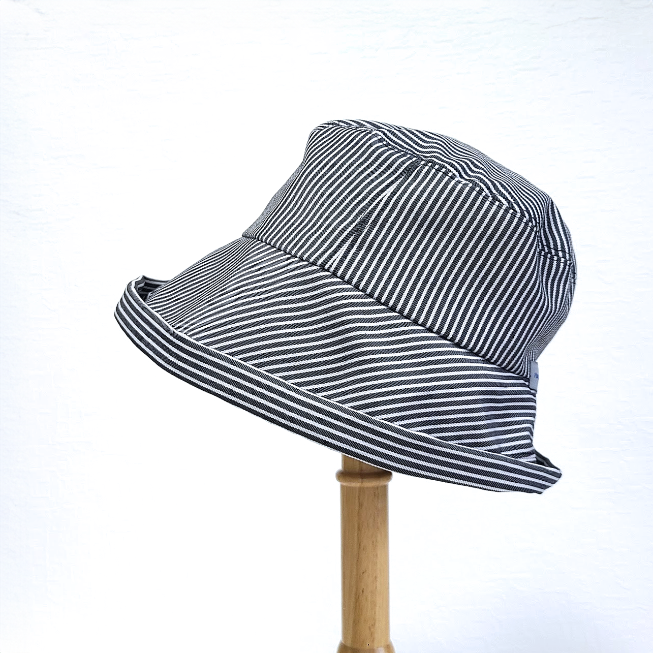 やわらかいフィット感 ネイビー ストライプ しわになりにくい 帽子 洗濯OK ユニセックス