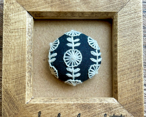 刺繍【ヘアゴム】【ポニーフック】【ブローチ】選べるパーツ no.147