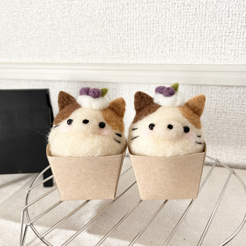 羊毛フェルト 猫 チョコちゃん（済） 挑む