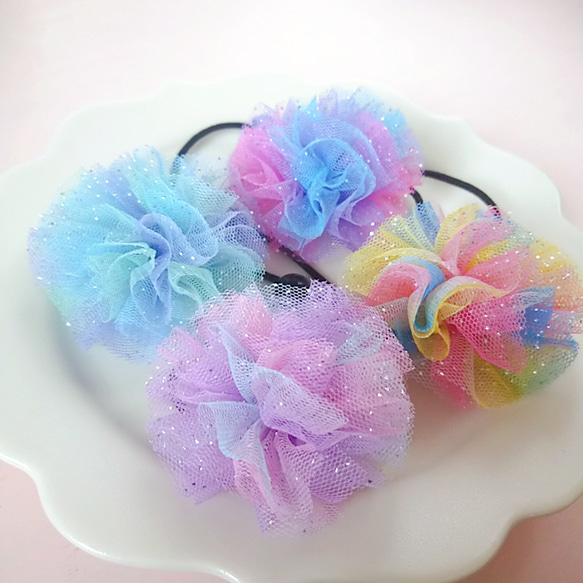 2個セット♡レインボーカラーのポンポンチュールりぼん　虹色　ボンボン　ヘアゴム 2枚目の画像