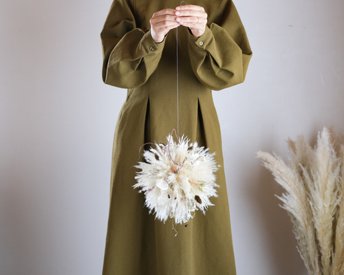 ワイルドフラワーと秋のフライングボール　ケイトウ　パンパスグラス 秋のふわふわパンパスグラスのフライングボール＊フライングリース