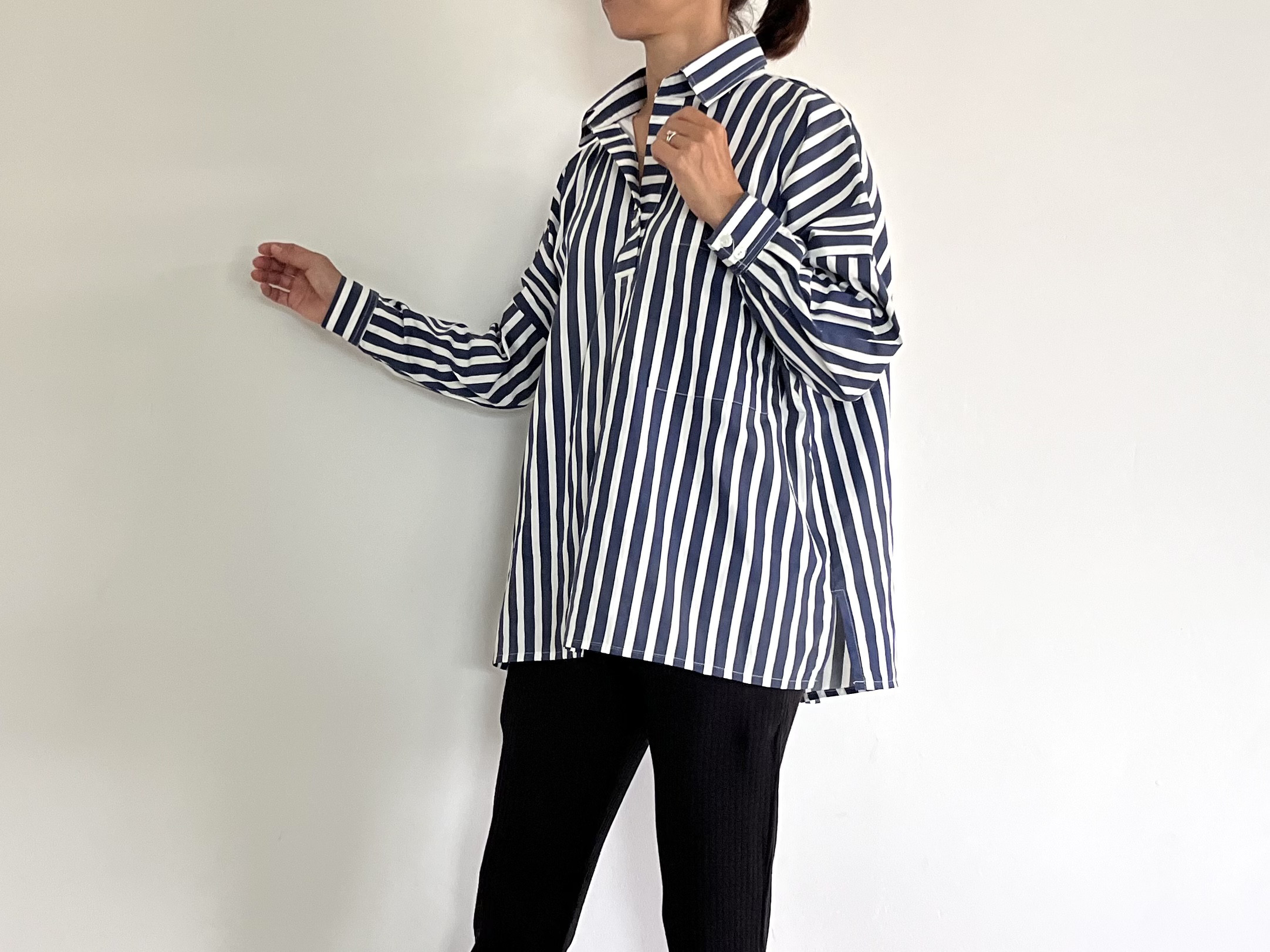 ラフに着こなすストライプのプルオーバーコットンシャツ　1枚でも重ねても　 PO480