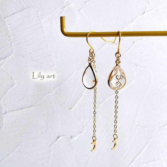 clear＆gold月と雫のsimple揺らめきピアス/イヤリング ピアス（フック  