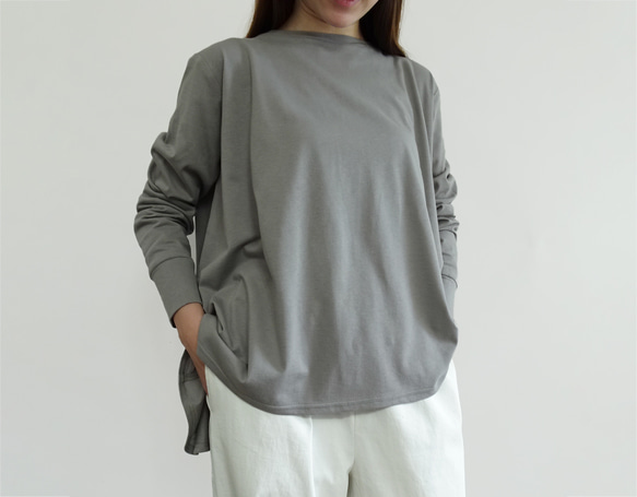 コットン100Aラインフレアーカットソー〈ニュアンスブラウン〉 2枚目の画像