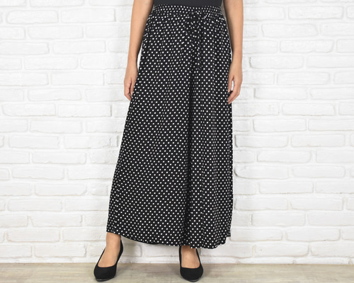シェリエ ドットキュロットパンツ 涼しげでシンプルなドット柄のワイドパンツ 水玉 キュロット