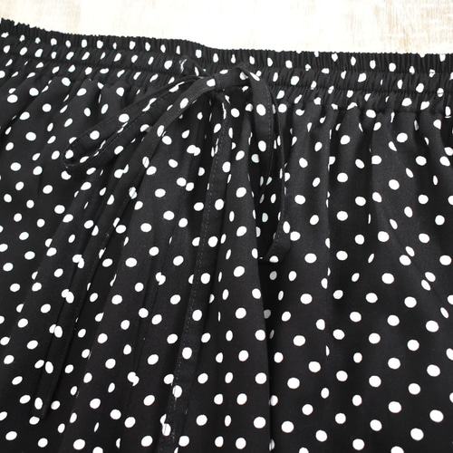 涼しげでシンプルなドット柄のワイドパンツ 水玉 キュロットパンツ