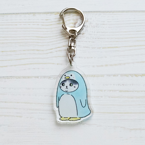 ペンギンキャラクター アクリルキーホルダー NewDays ペンギン アクリルキーホルダー - メルカリ