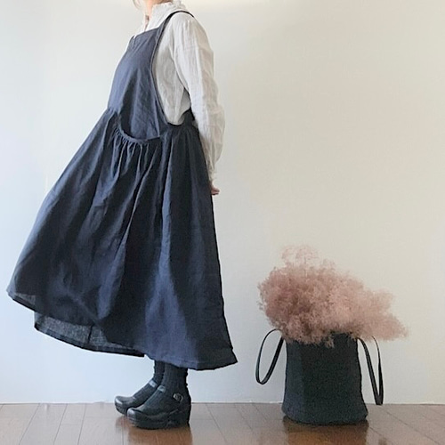 ネイビーピュアリネン ギャザーポケット 2way エプロンワンピース