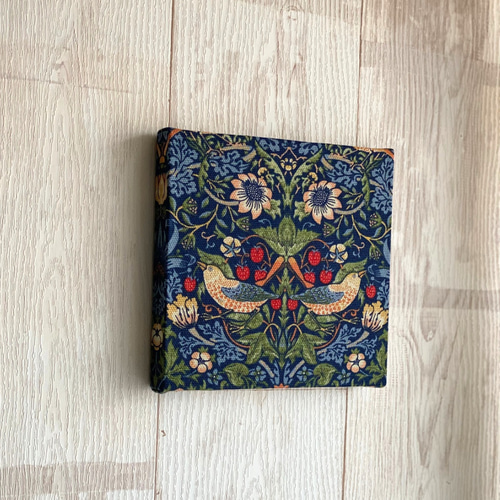ファブリックパネル ウィリアム・モリス いちご泥棒柄 15×15.5cm
