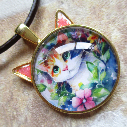 オルゴナイト　ネックレス　紅葉を眺めるネコ♡ オルゴナイト ネックレス 紅葉を眺めるネコ♡