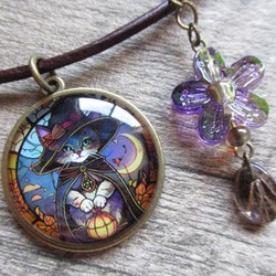 ◇2620完売 ハロウィンの魔法使い猫 本革紐のネックレス✨ ※約50