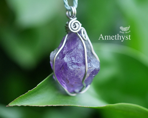 紫の奇跡☆アメジスト原石 ワイヤーアートペンダント1672 ネックレス