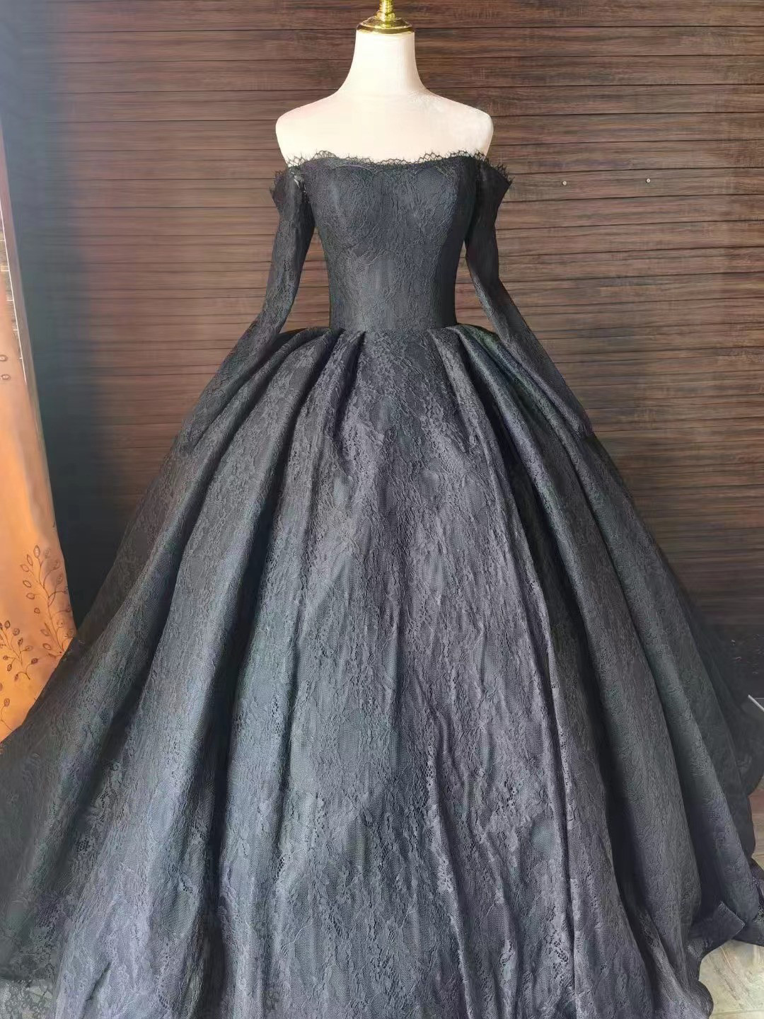 送料無料！カラードレス オフショルダー ロングスリーブ 贅沢な総レース  アンティークなドレス エレガント 結婚式