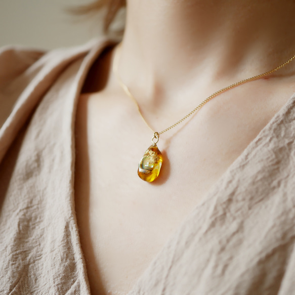 べっ甲ガラスと本物貝殻のjewelryネックレス ネックレス・ペンダント