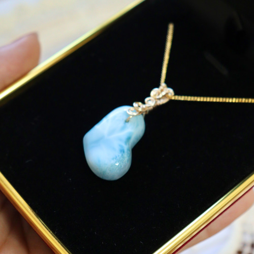 値下げ handmade ラリマー リンゴ ネックレス 訳あり破格値】りんごの ラリマー ぷっくりが可愛い ペンダント