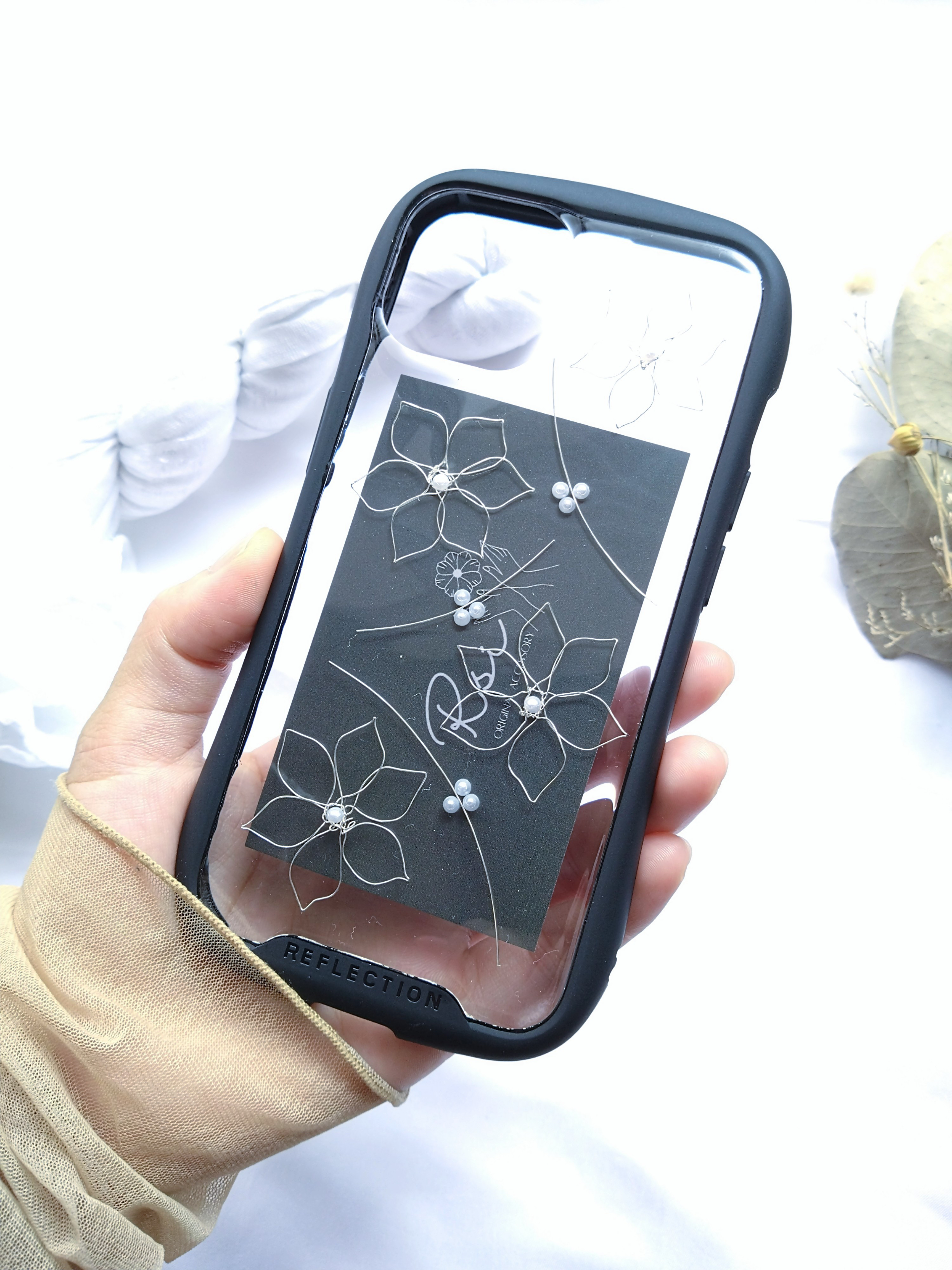 iPhoneケース　スマホケース　シルバーワイヤーフラワー