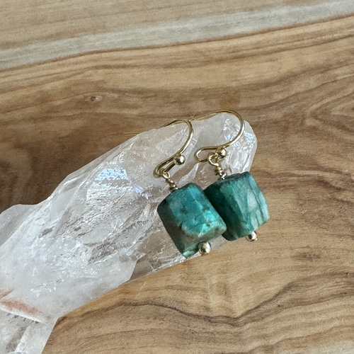 天然石クリソコラのピアス