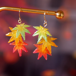 クリスマスピアス サンタとトナカイのオーナメント ピアス（フック