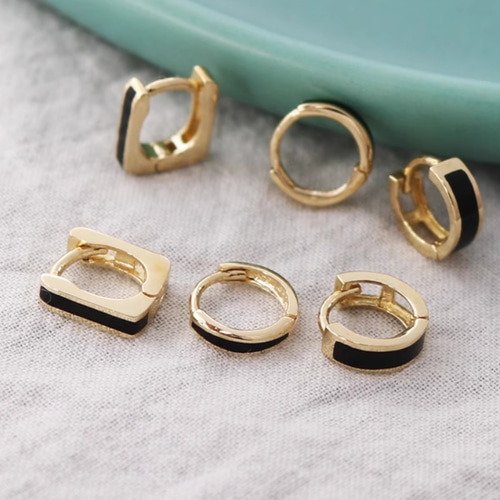 K10マーキス捻り中折れ フープピアス（ピアス） | COCOSHNIK