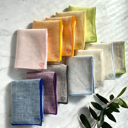 A：リネン100% 亜麻色 巻きロック(黄緑) ダブルガーゼ・ハンカチ