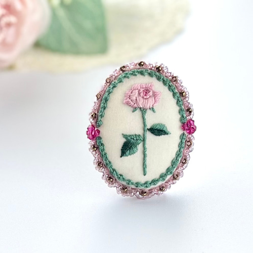 グッチ 花 ビジュー シルバー ブローチ ローズ 薔薇 中古美品！(17015)