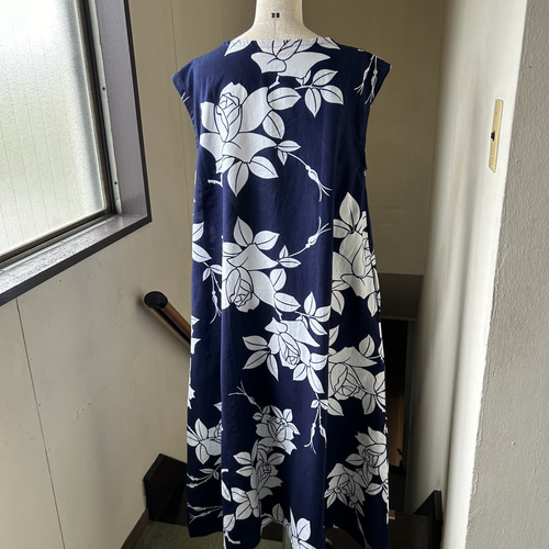 浴衣反物からフレンチスリーブ ロングワンピース 着物リメイク 浴衣リメイク バラ 薔薇 フレンチスリーブ ロング