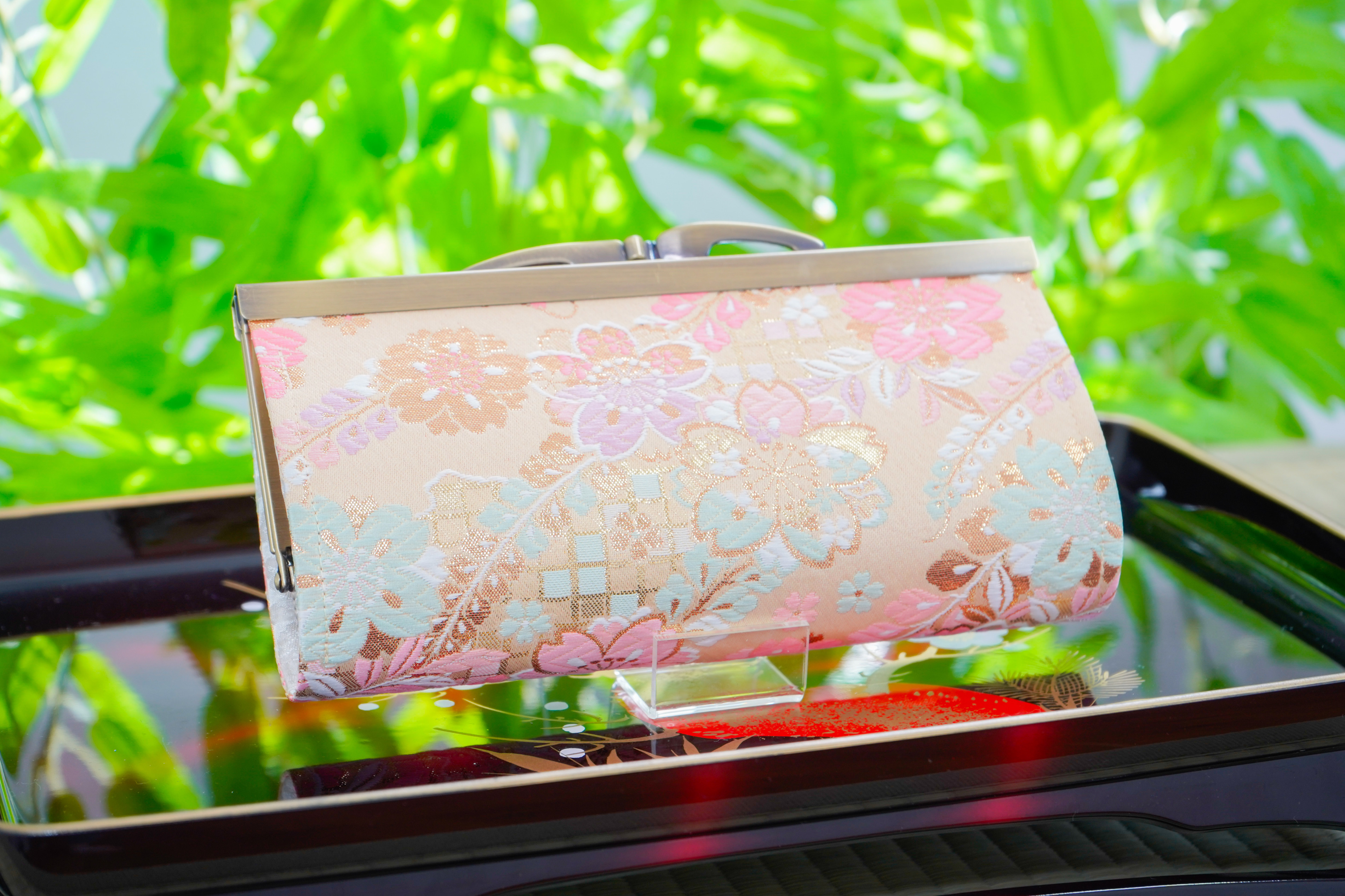 桜と藤と格子柄の金襴織物で中型長財布＊優しく上品な美しさ＊クリーム色