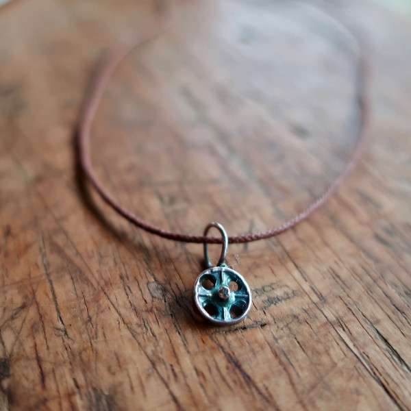 スナップボタン小　純銀　シルバープチネックレス　一点もの