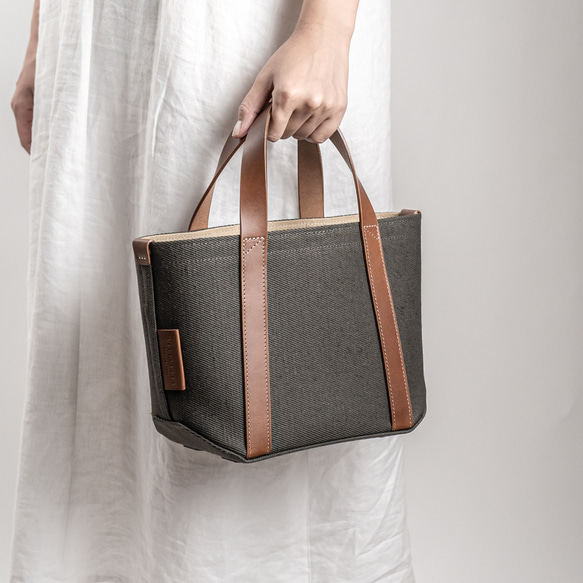2サイズから選べる 倉敷の綿麻帆布で仕立てたレザーハンドルトート(カーキ Khaki) 1枚目の画像