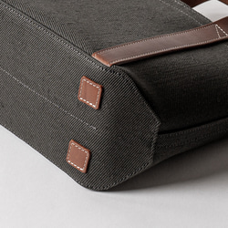 2サイズから選べる 倉敷の綿麻帆布で仕立てたレザーハンドルトート(カーキ Khaki) 8枚目の画像