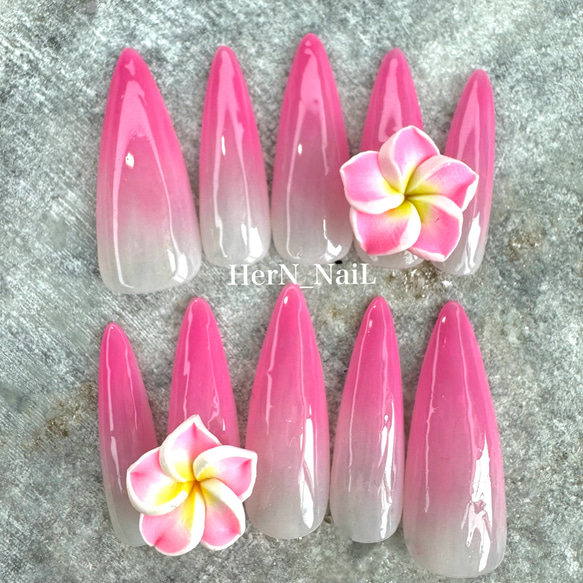ピンクグラデーションプルメリアネイルチップ ネイルチップ（つけ爪