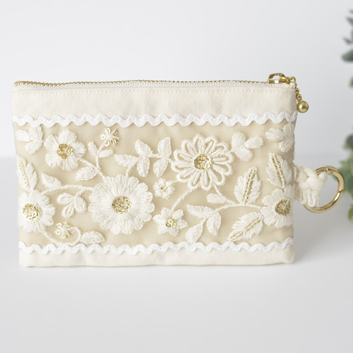 インド刺繍リボンと手刺繍のポケットティッシュケース付きポーチ
