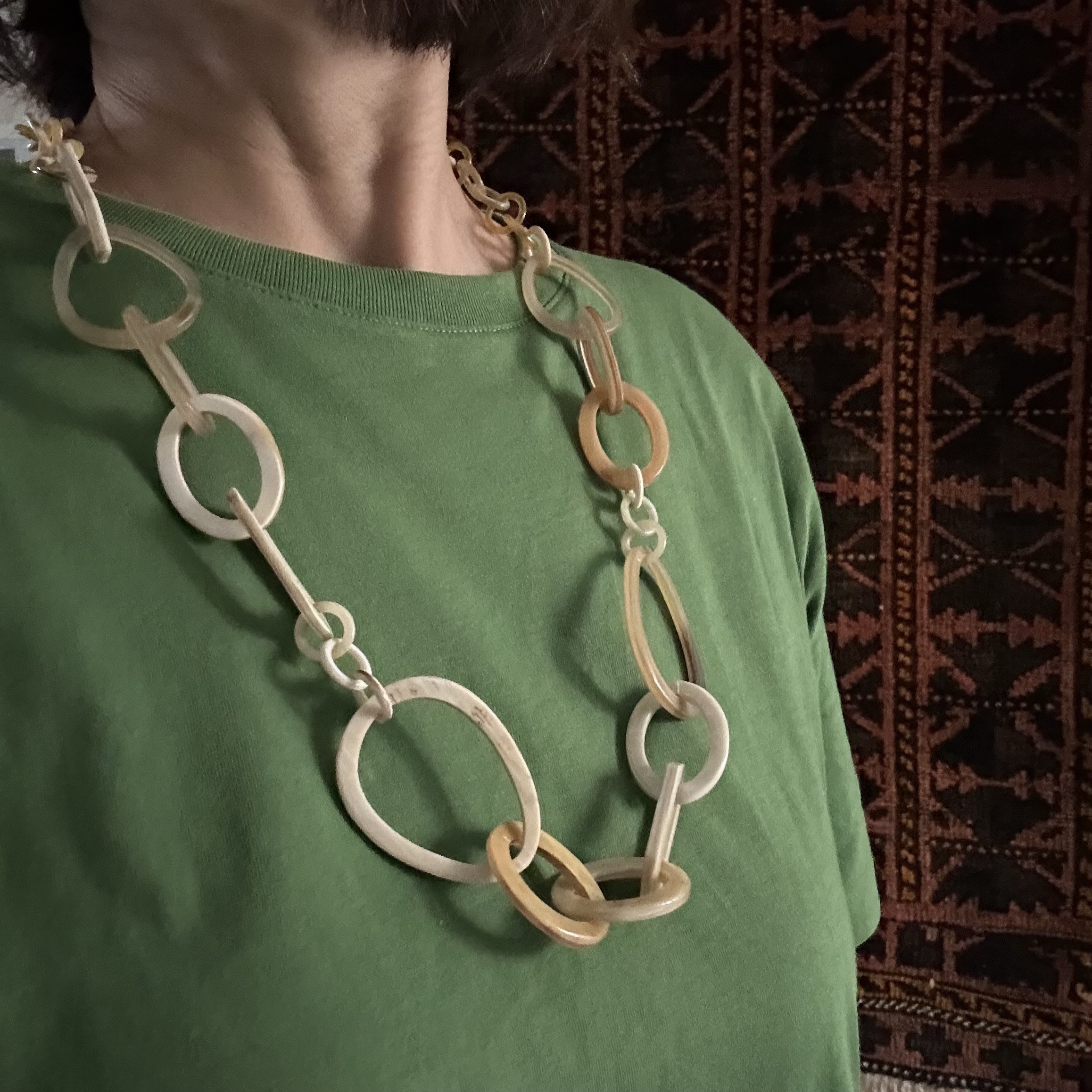 バッファローホーン　ネックレス　水牛　オフホワイト　軽量