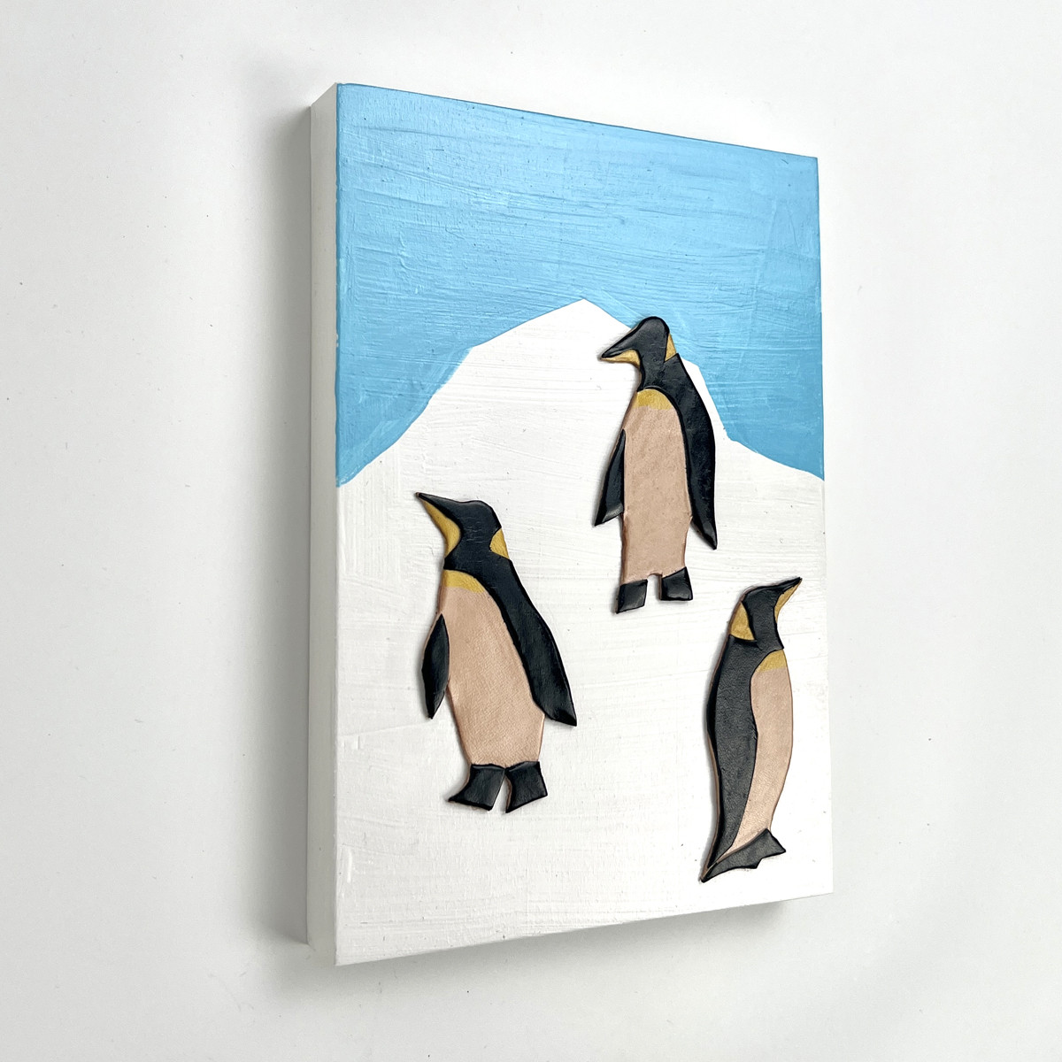 レザーのコラージュアート（ペンギン） 革 A5サイズ 木製パネル 一点物
