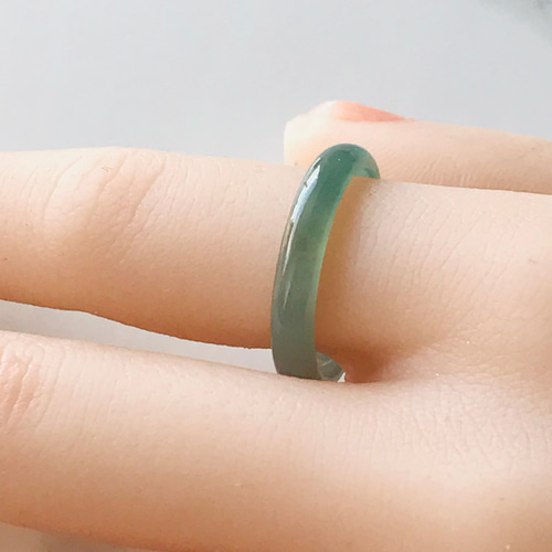 R50-0032］ ジェイド JADE ヒスイ 本翡翠 くりぬき リング 天然石 一点
