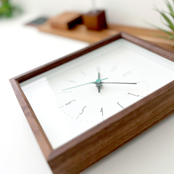 KATOMOKU dual use clock 10 ウォールナット km-147WRC 置き掛け兼用時計 静音 電波 5枚目の画像