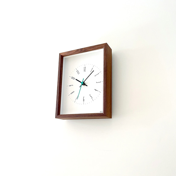 KATOMOKU dual use clock 10 ウォールナット km-147WRC 置き掛け兼用時計 静音 電波 7枚目の画像