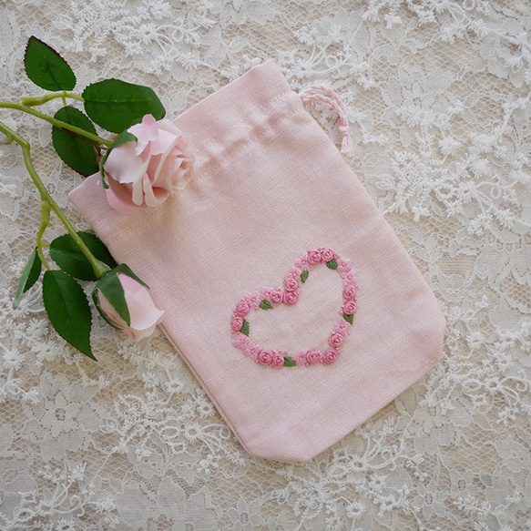 フランス ハンドメイド刺繡のポーチ ハート ポーチ Collection
