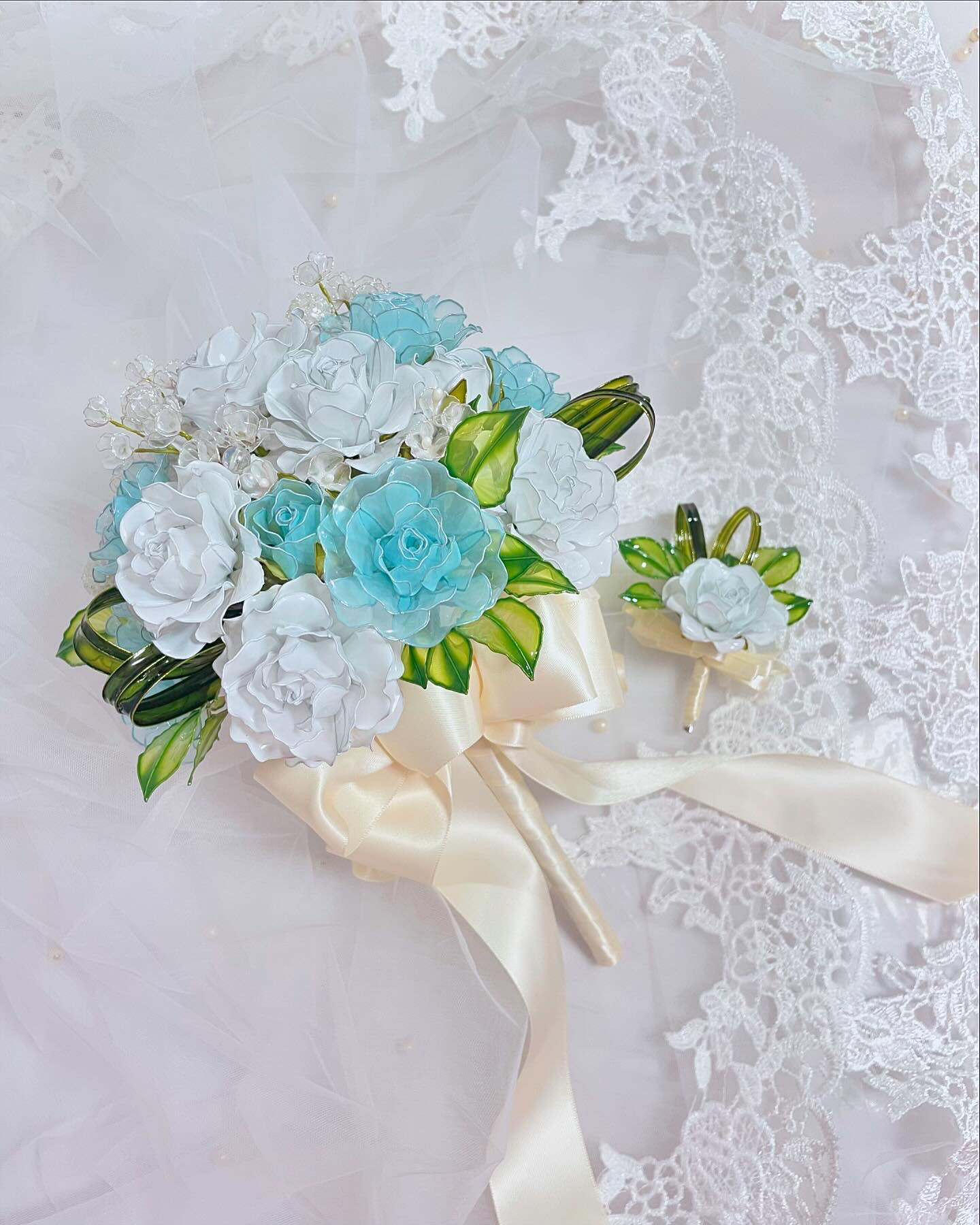 ウェディングブーケ アーティフィシャルフラワー バラ 楽天市場】選べるカラー バラ キャスケードブーケ ウェディング