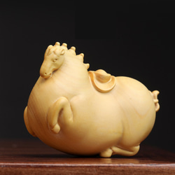 黄楊の木 原木実木彫刻 かわいい唐の馬 太った馬 文房具手持ち物の小物